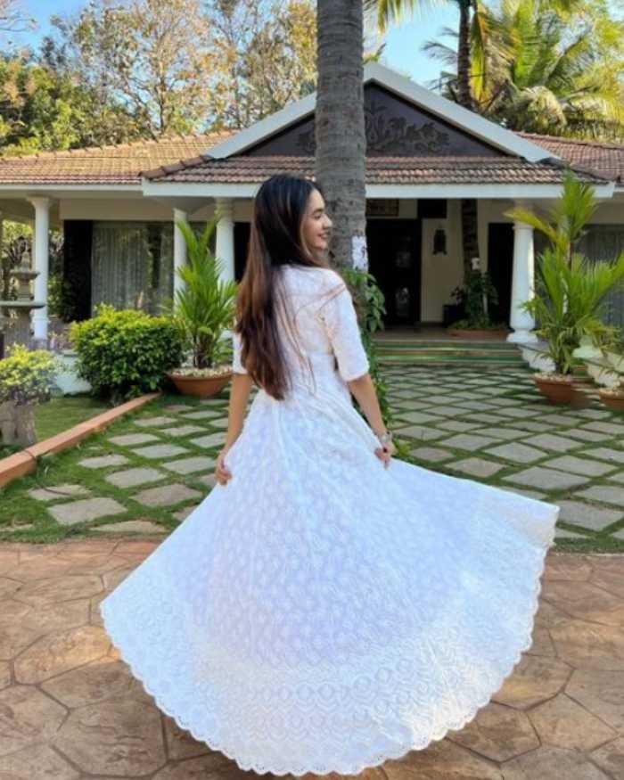 anushka sen4